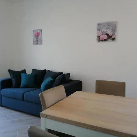Captivating 2-bed In *